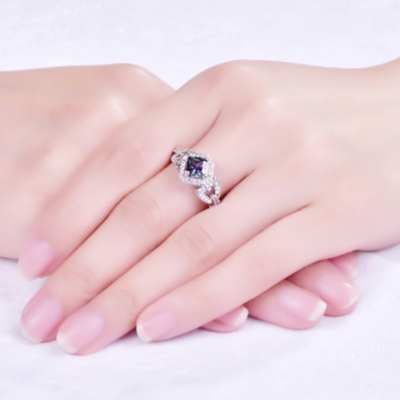 AAA Quality Elegant 925 Sterling Silver Women Ring - Picture 5 of 5